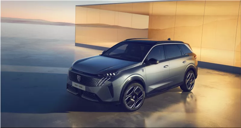 Peugeot e-5008