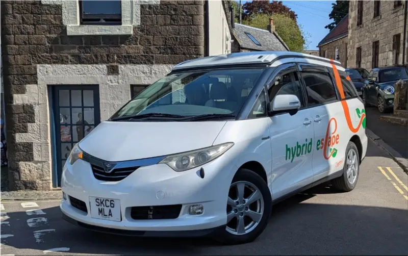 Toyota Estima Hybrid Eco Escape camper