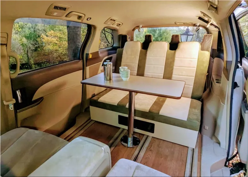 Toyota Estima Hybrid Eco Escape camper