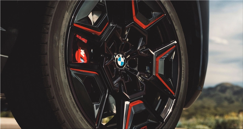 BMW XM Label Red