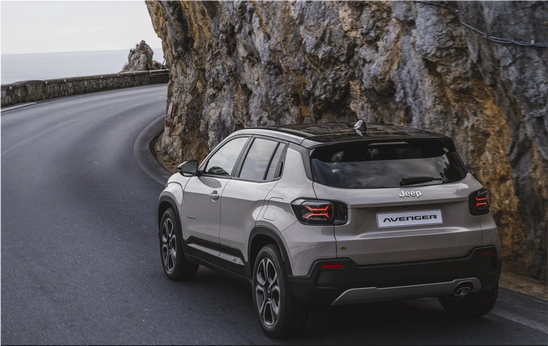 2024 Jeep Avenger e-Hybrid