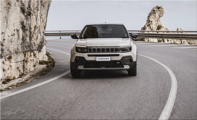 2024 Jeep Avenger e-Hybrid