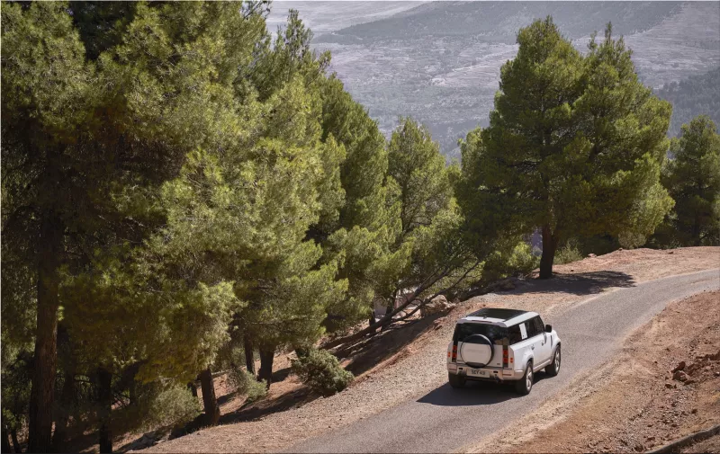 Land Rover Defender 130