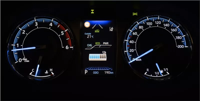 Toyota HiLux Hybrid 48V