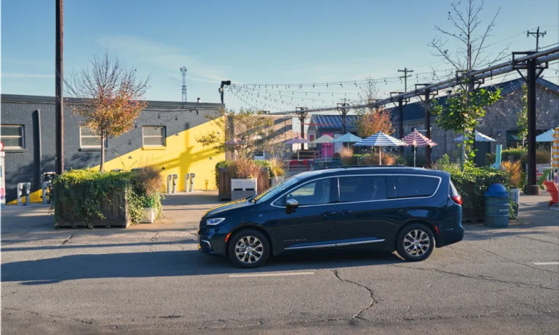 2025 Chrysler Pacifica Hybrid