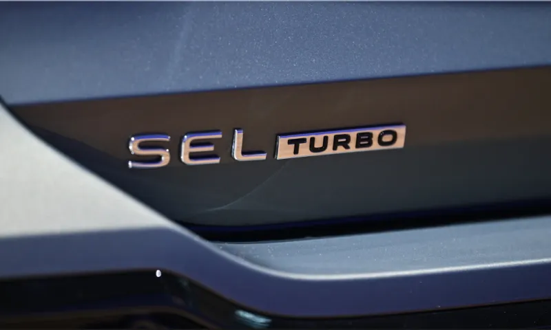 Volkswagen Tiguan SEL R-Line Turbo