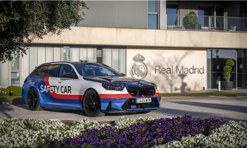 BMW M5 Touring Safety Car