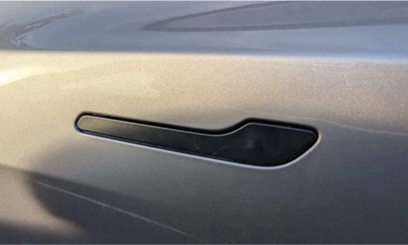 Tesla door handles