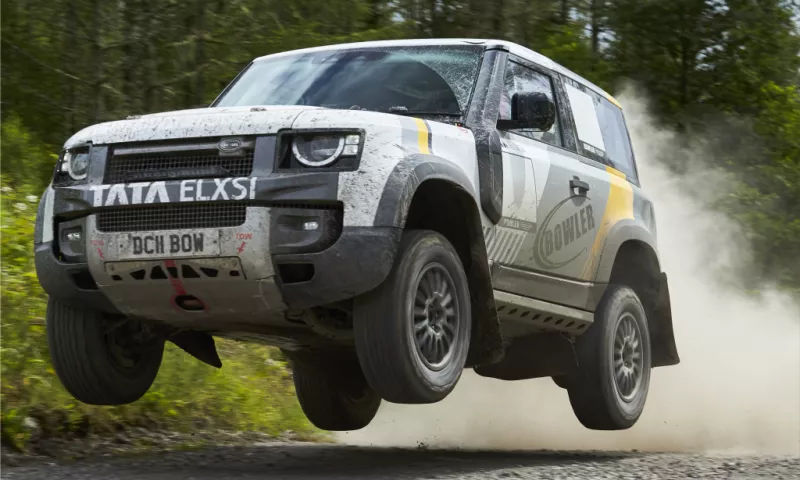 Defender Bowler rally car