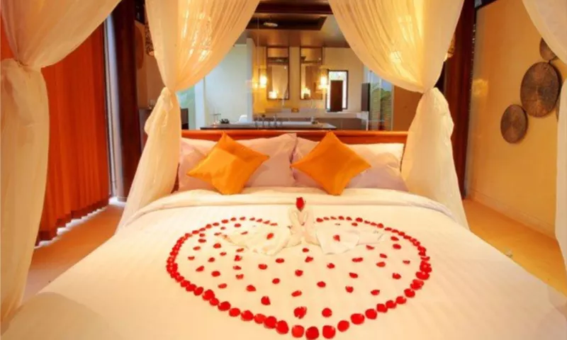 What should a married couple's bedroom look like?