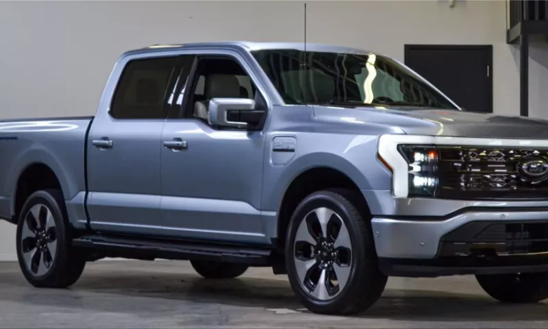 2022 Ford F-150 Lightning electric pickup truck