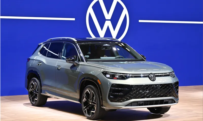 2026 Volkswagen Tiguan SEL R-Line Turbo