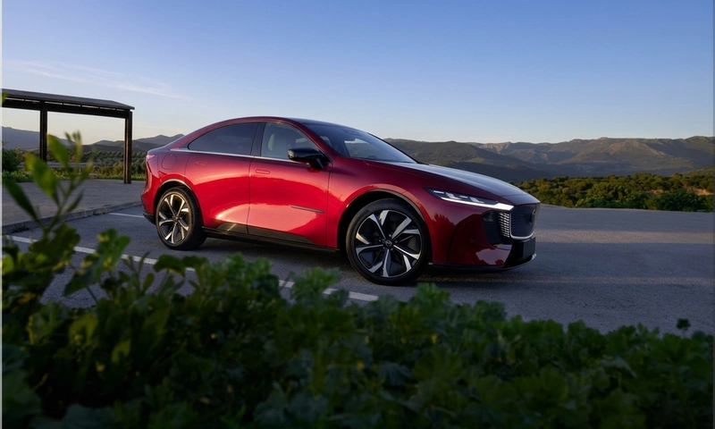 2027 Mazda6e Homura Plus trim