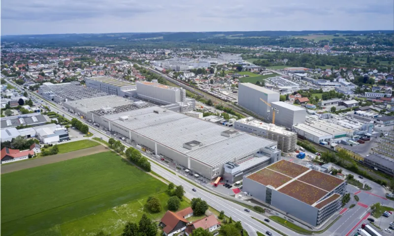 A Decade of Power: BMW Group Plant 02.20 Celebrates Electrification Leadership