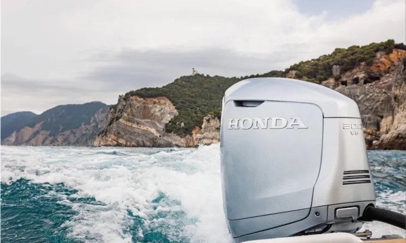 Honda V8 BF300