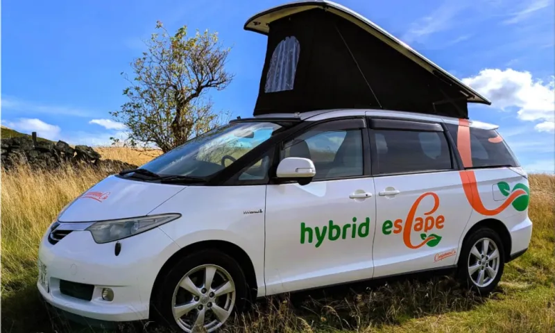 Toyota Estima Hybrid Eco Escape camper