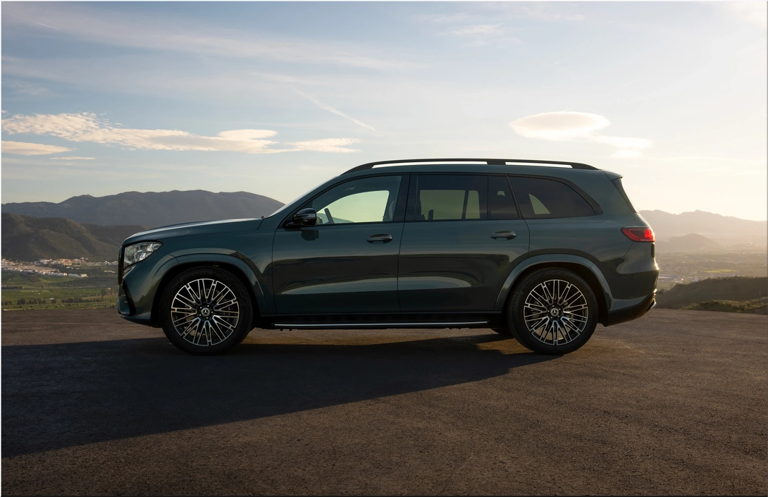 New Mercedes-Benz GLS Brings S-Class Tech to a Full-Size SUV