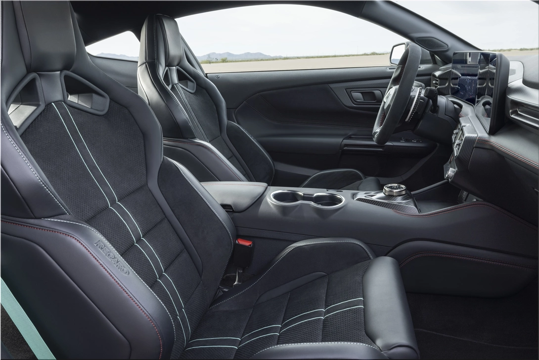 Ford Mustang Dark Horse SC 2026