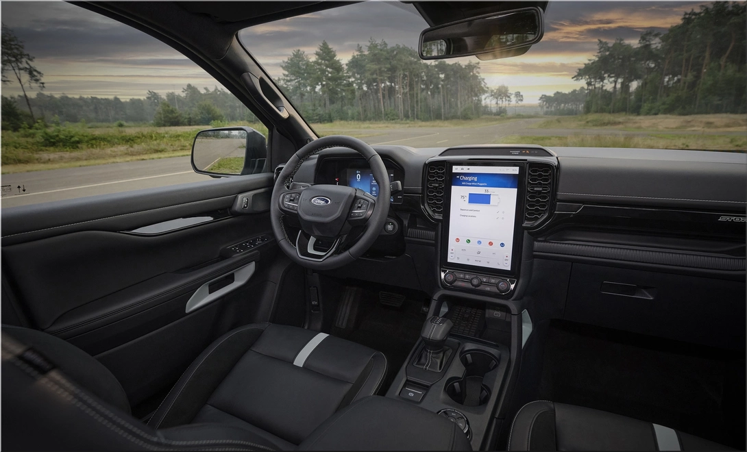 Ford Ranger PHEV 2025: Hybrid Pickup with Built-in Generator