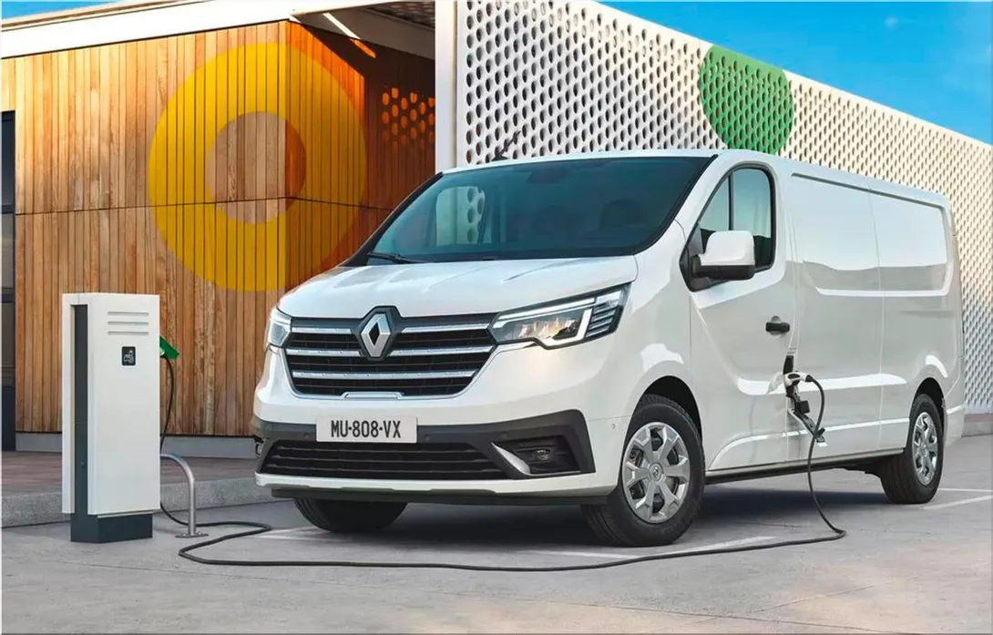 Discover the 2024 Renault Trafic Van: : Power, Space, and Efficiency